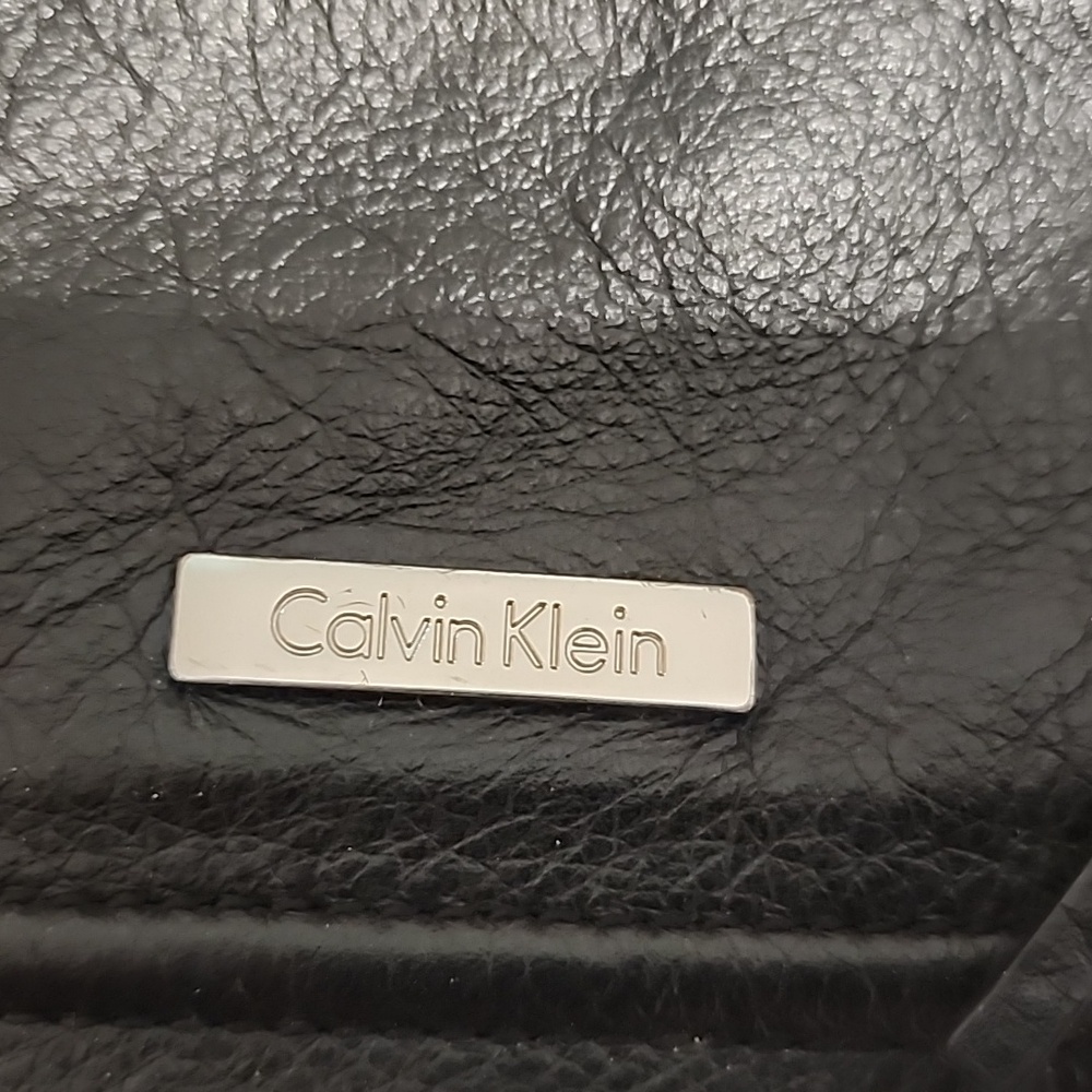 Calvin Klein Women's Black Over The Shoulder Bag - Picture 2 of 4